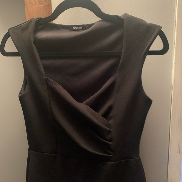 Boohoo little black dress - Picture 2 of 3